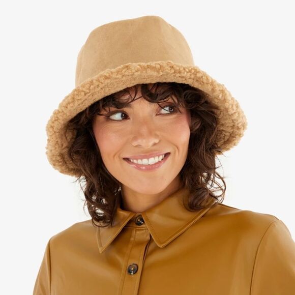 Virginia Wolf Reversible Sherpa & Faux Suede Tan Bucket Hat. New in Package. - Picture 3 of 5